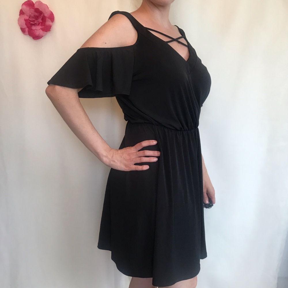 Venus cold shoulder black dress A210